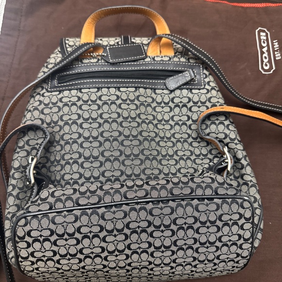 Coach Signature Drawstring backpack - Picture 2 of 3